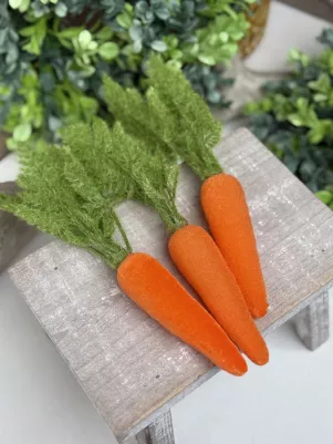 Mrkvička 26cm, striekany plast, cena za 1ks 
