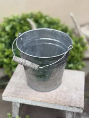Plechové vedierko s rúčkou, 15cm x 14cm, merané bez rúčky 